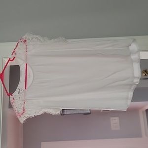 NWOT Draper James lace sleeve top. Size M.